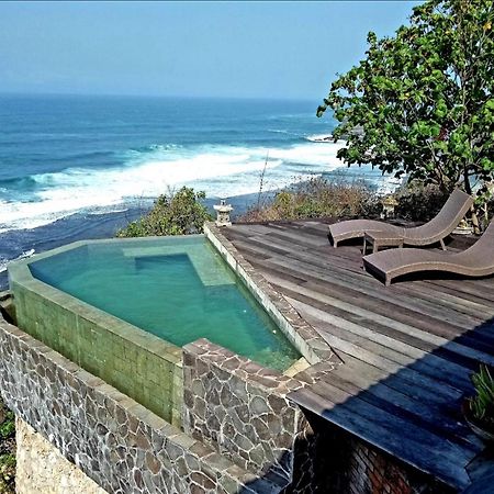 Batu Hill Villa Watukarung Exterior foto